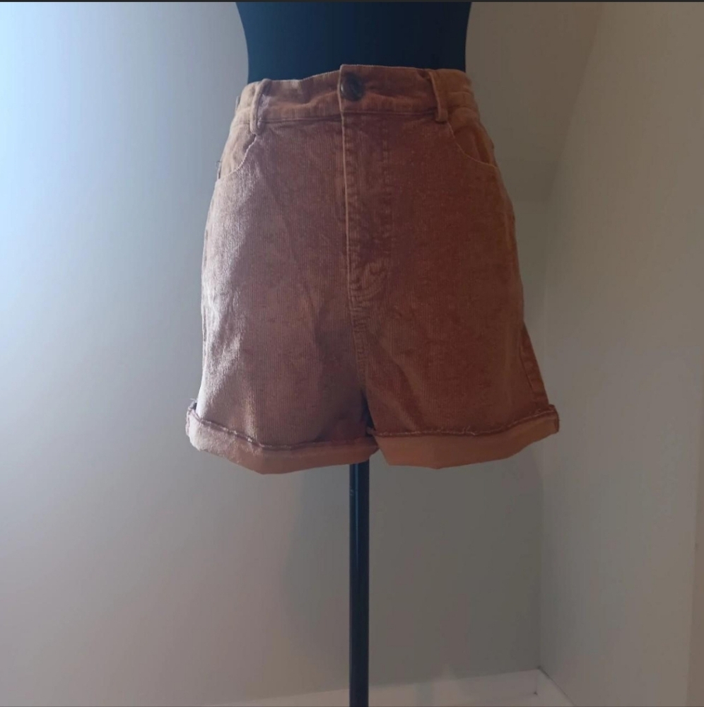 Cord mini shorts!